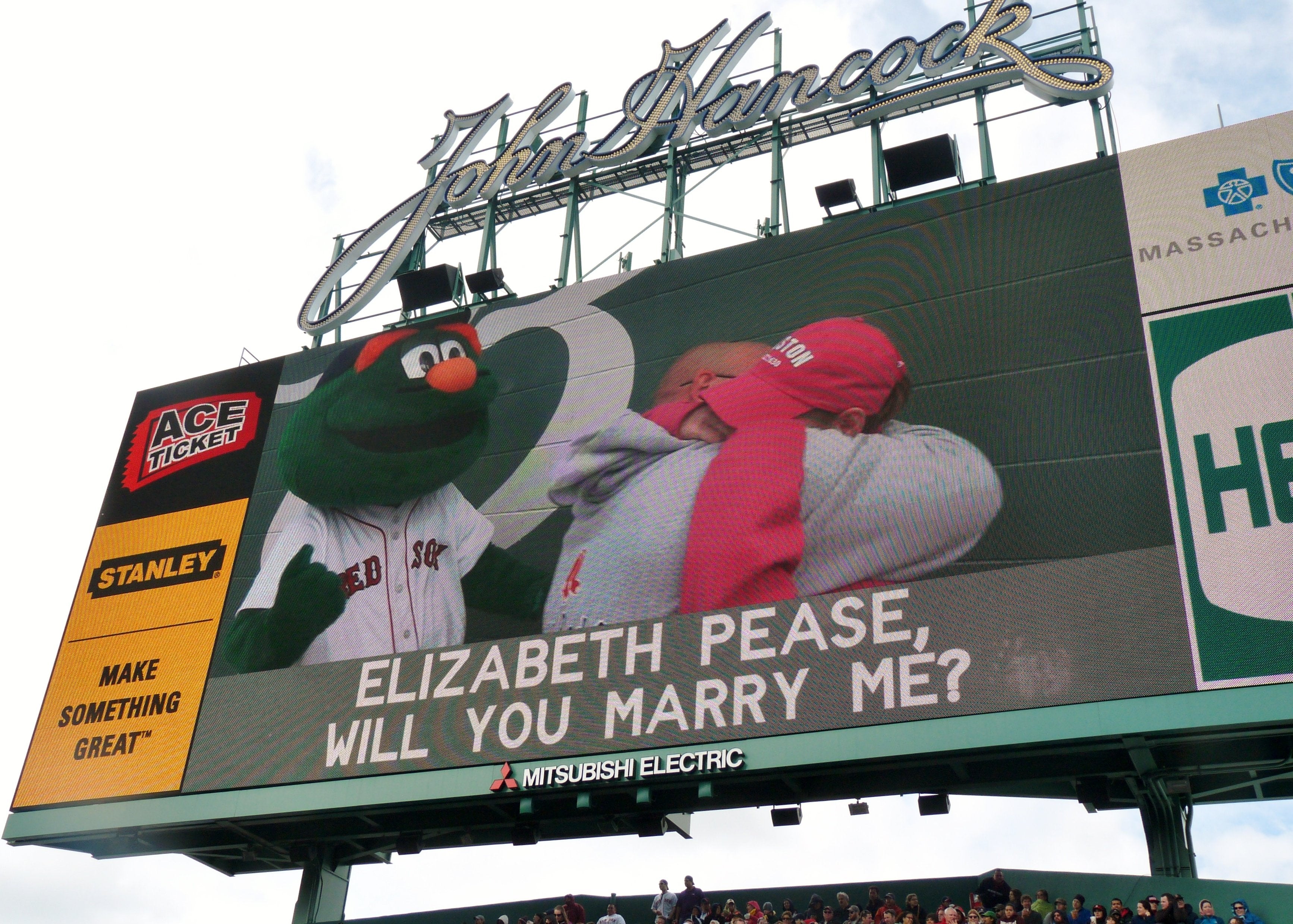 Did a Fenway marriage proposal go horribly awry Sunday night