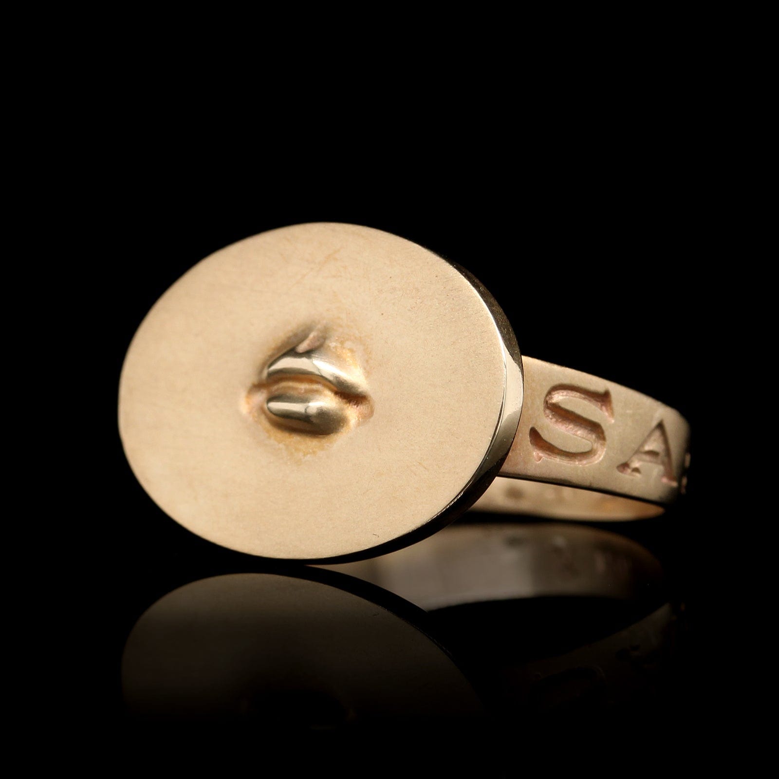 Gabriella Kiss 10K Yellow Gold Estate Lips 'Love Token' Ring 