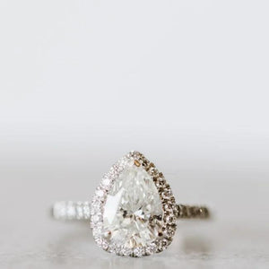 4 Things You Didn't Know About Pear Shaped Engagement Rings