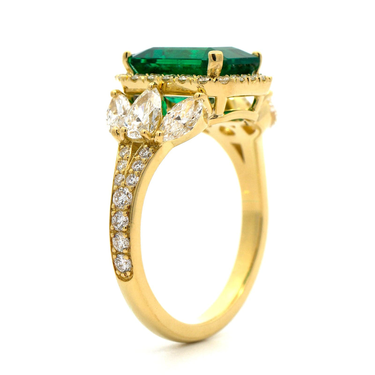 18K Yellow Gold Emerald Diamond Ring