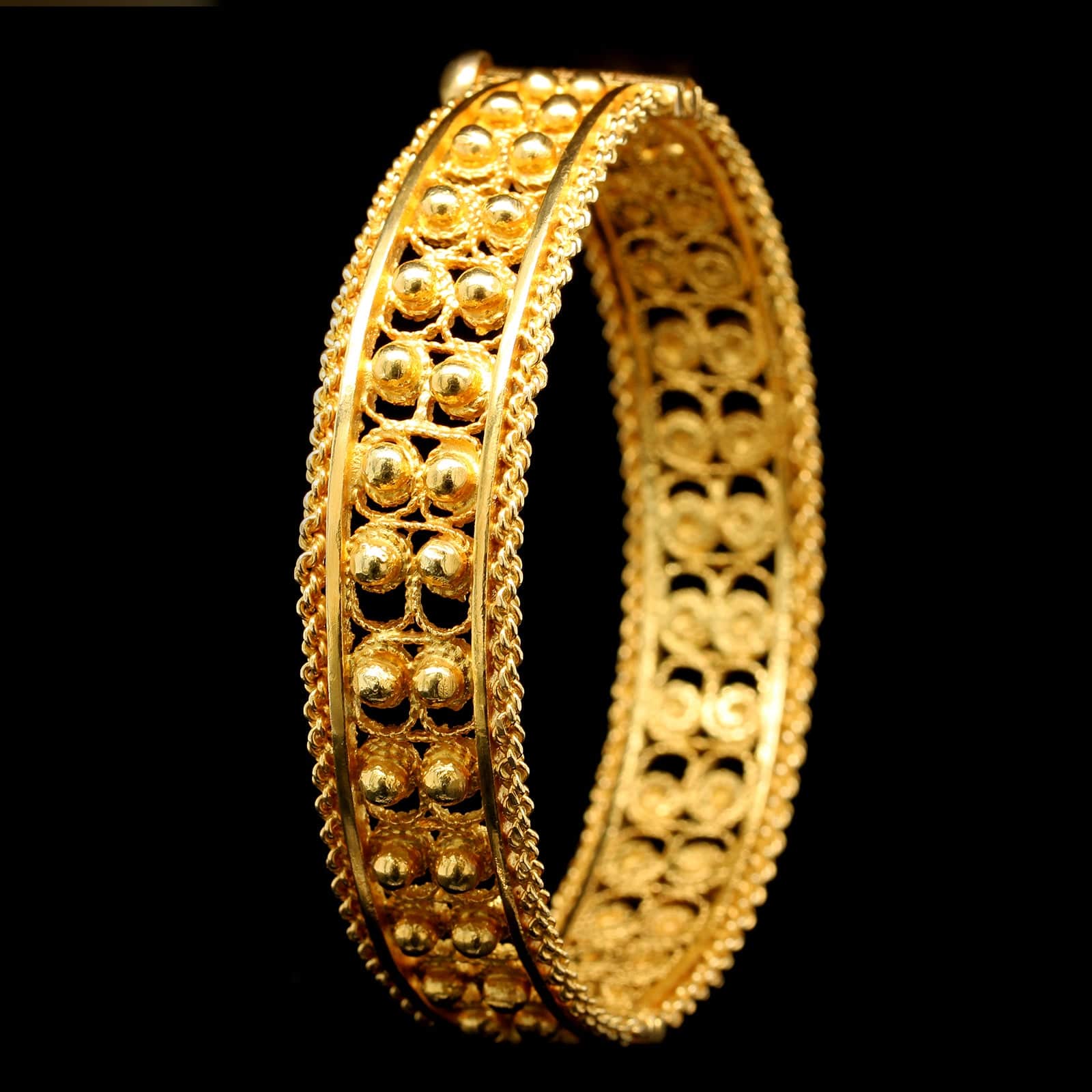 22K Yellow Gold Estate Filigree Hinged Bangle Bracelet