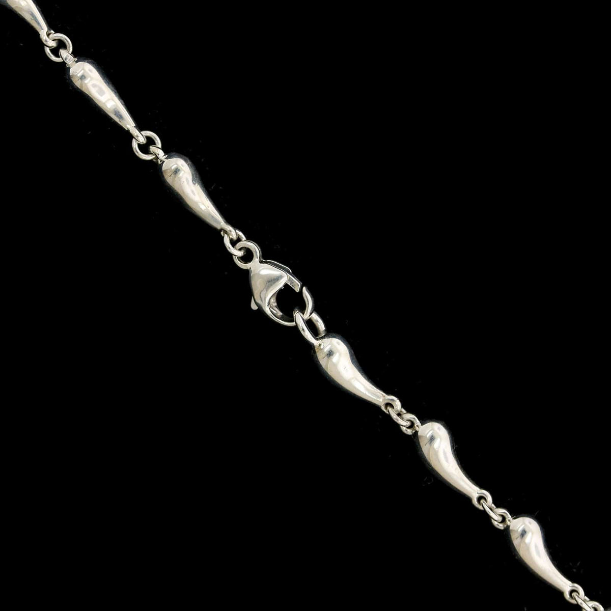 Tiffany & Co. Sterling Silver Estate Elsa Peretti Teardrop Necklace