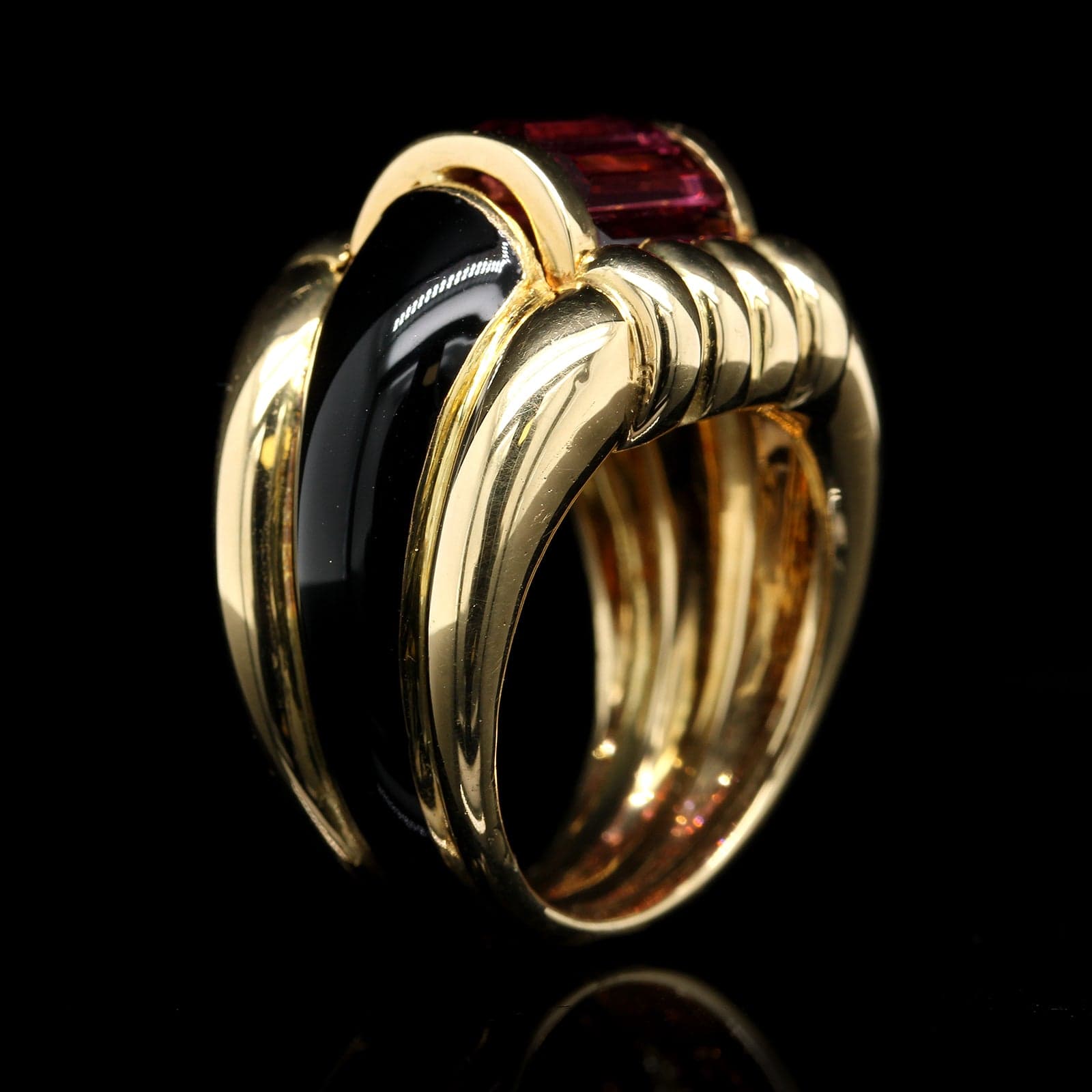 La Nouvelle Bague 18K Yellow Gold Estate Garnet and Enamel Ring