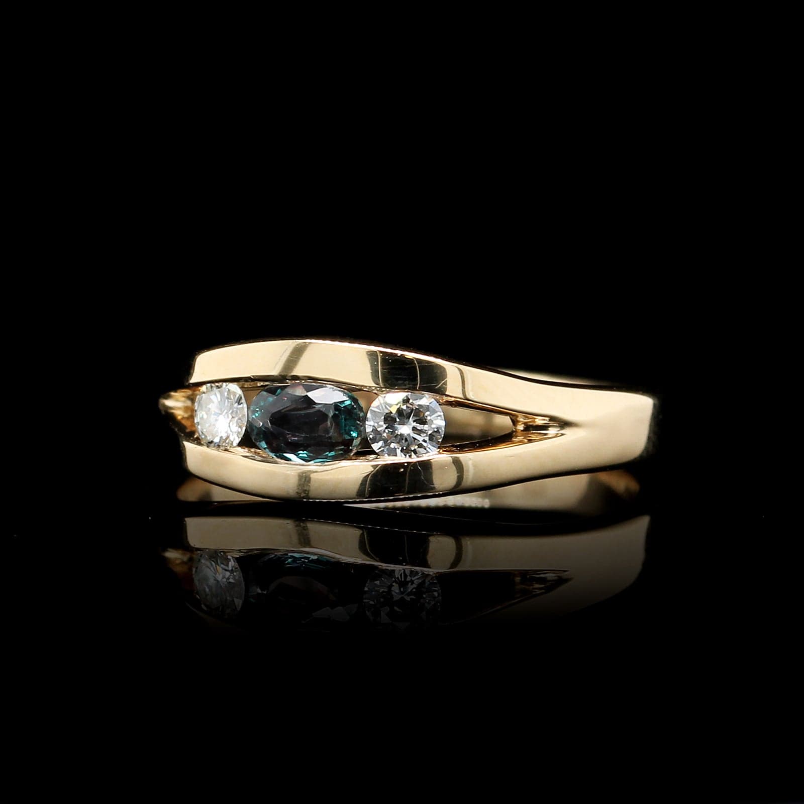 14K Yellow Gold Estate Alexandrite and Diamond Ring